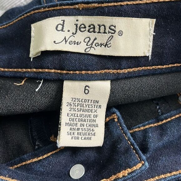 D.jeans New York Cropped 5 Pocket Dark Wash Jeans Stud Details - Picture 5 of 7